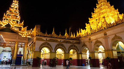 Mahamuni Pagoda, the most important Buddhist pilgrimage sign in Myanmar