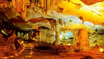 Discover Thien Canh Son cave - The amazing dreamland on Halong bay Vietnam