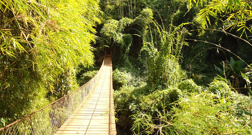 The bridge to Kachang Waterfall 