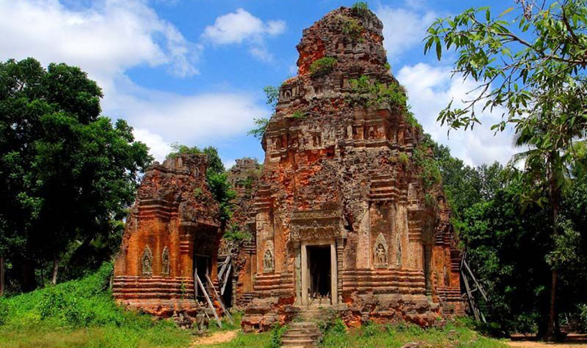 Lolei is one of four temples that form the Roluos Group