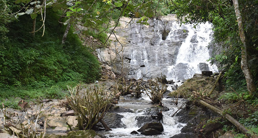 Nam Dee Waterfall