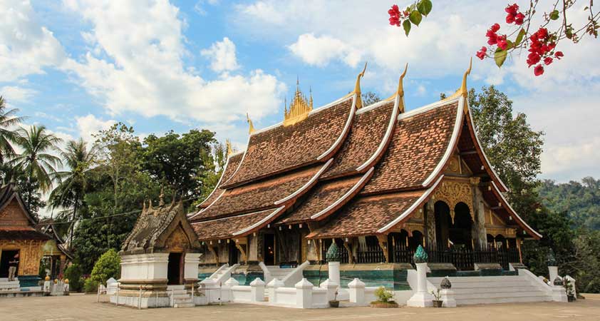This royal Wat on the banks of the Mekong was built in 1559 during the reign of King Setthathirat