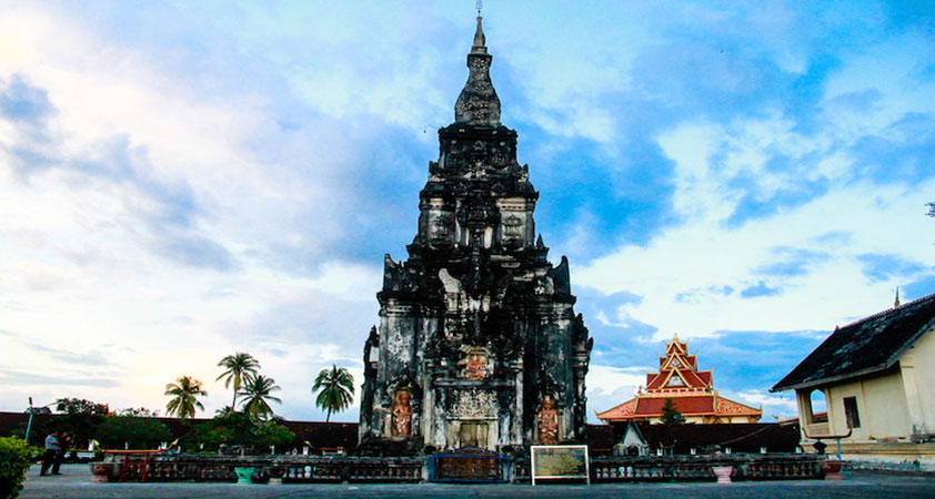 That Ing Hang Stupa