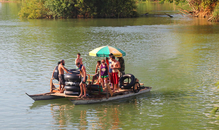 A cruise trip along Mekong River to explore Si Phan Don islands