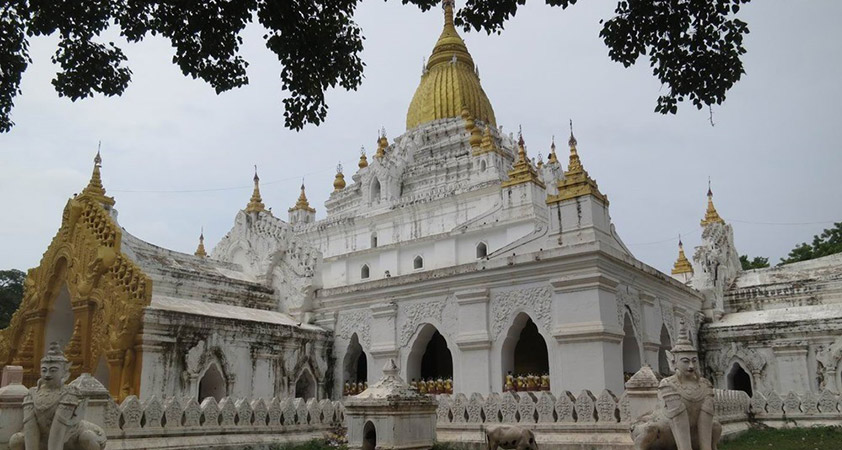 Amarapura, just South of Mandalay was an old capital of the Konbaung dynasty