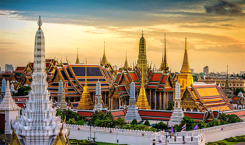 Coming to Bangkok, visitors should visit some amazing tourist attractions
