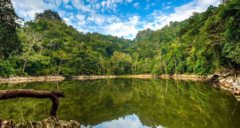 Boating, trekking,... are what to do in Ba Be National Park, Bac Kan