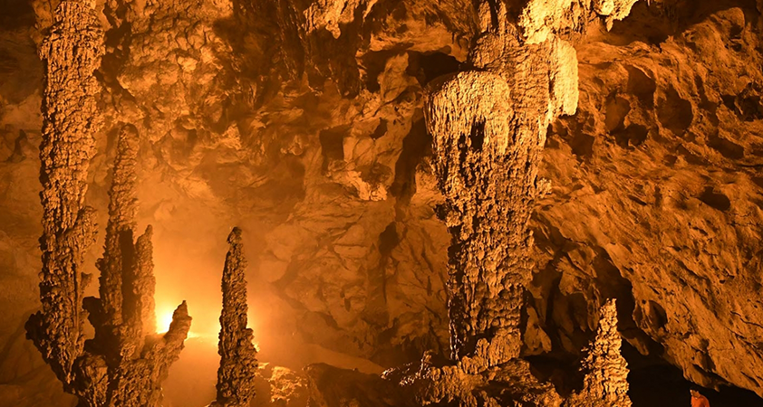 Mother Nature magically create a paradise of stalactites