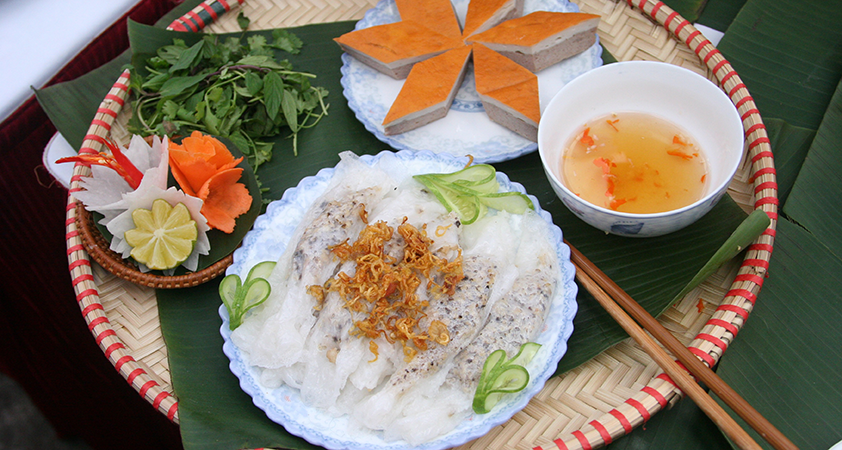 Besides what to do in Cao Bang, food specialties are also attractive