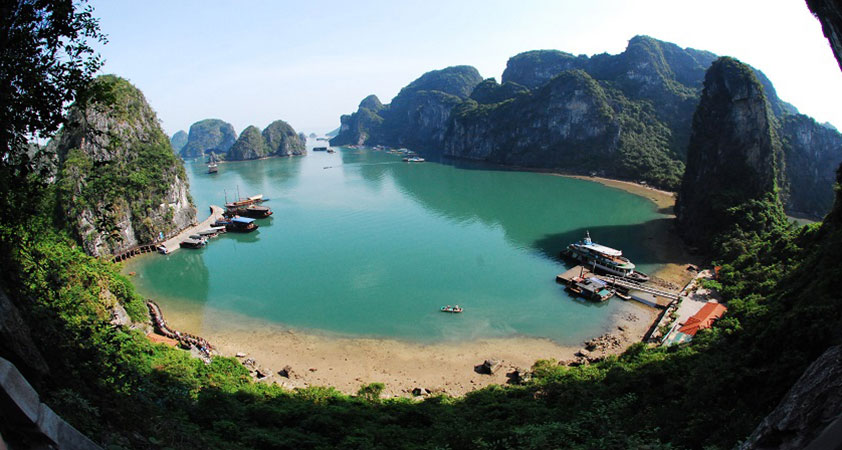 Cat Ba - the pearl island of Hai Phong, is a well-known destination with a spectacular array of sea and island scenery