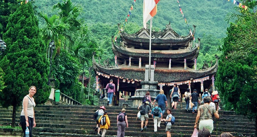 The road to one of the temples in Perfume pagoda