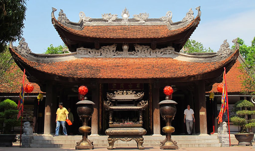 Do Temple was built during the Le Dynasty and has been altered several times since
