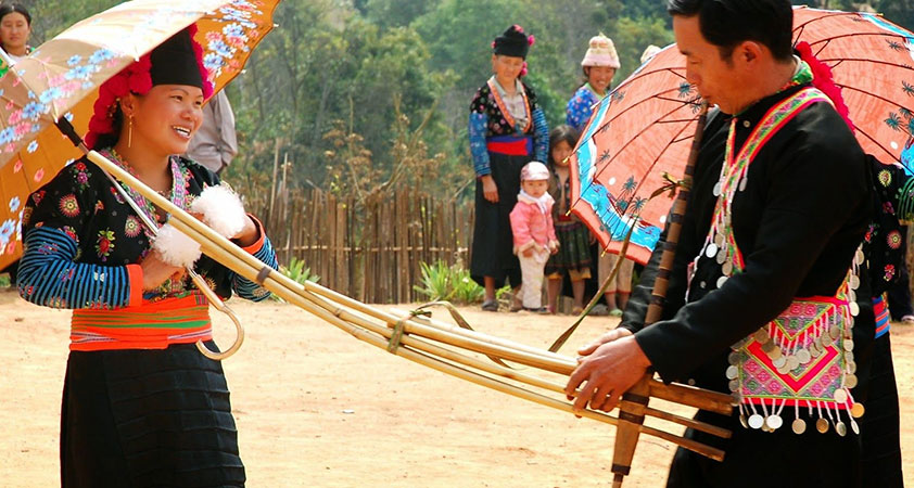 Enjoy traditional songs performed by the locals