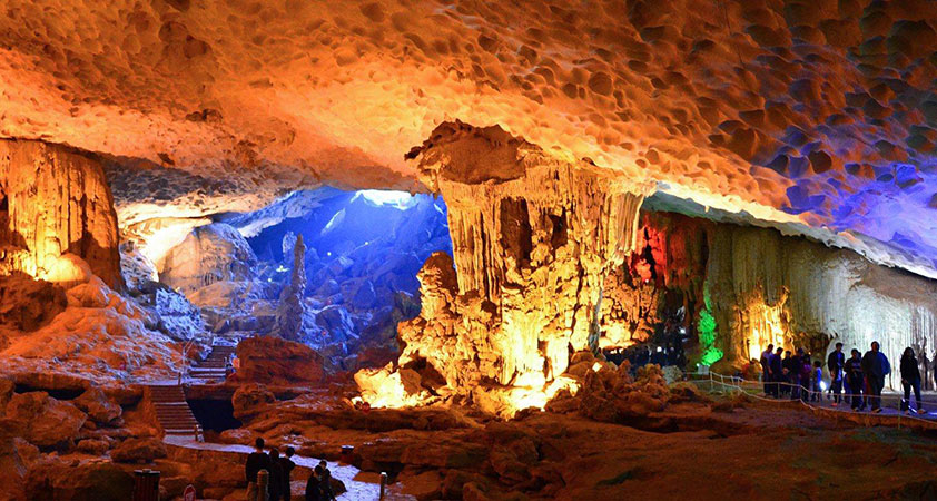 The mysterious beauty of Sung Sot cave Vietnam