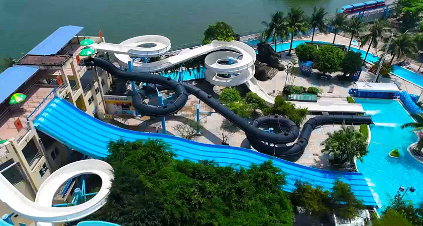 Take part in many exciting water games in the West Lake Water Park