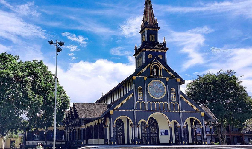 The better-known ‘Wooden Church’ was built in 1913