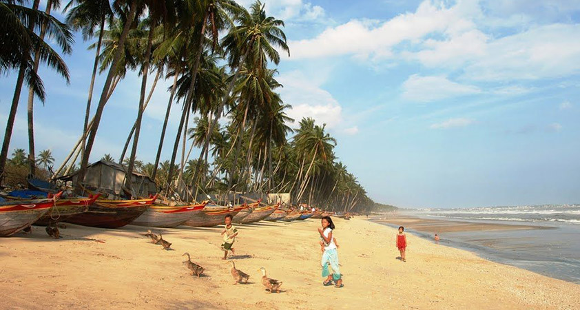 Rang beach is described by the locals as the beach that is nestled in the middle of a coconut palm forest