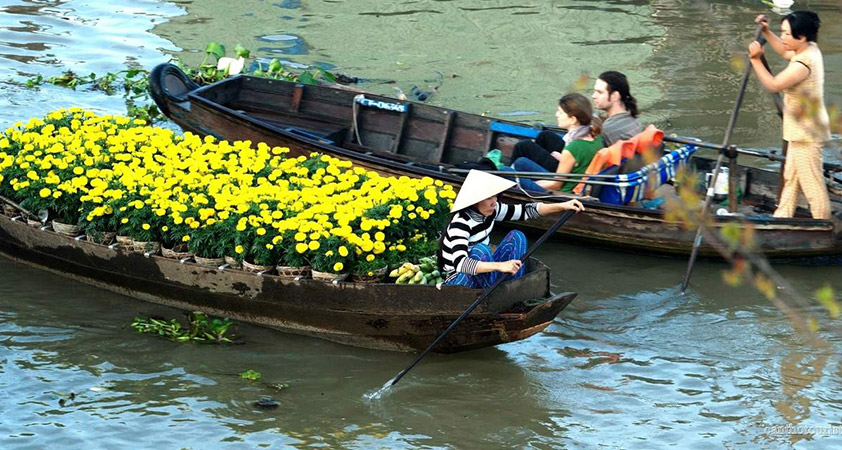 Experience at Cai Be floating market