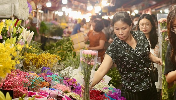 Quang-Ba-Flower-Market