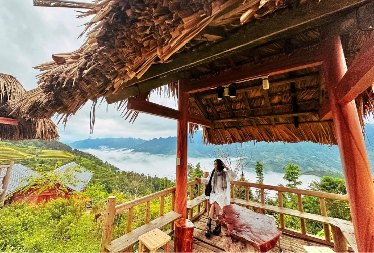 Another lodge in Hoang Su Phi that offers a “million-dollar” cloud-hunting view is Chan May Chieu Lau Thi Homestay
