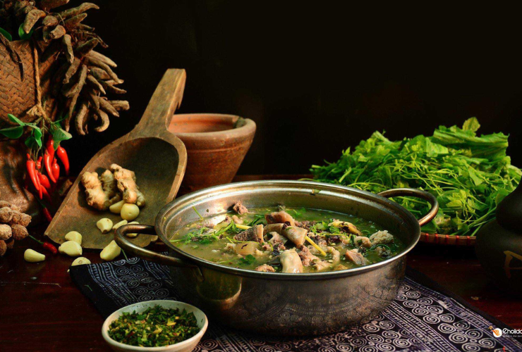 Thang co is a Sapa specialty that may seem “shocking” at first, but its unique taste is truly unforgettable