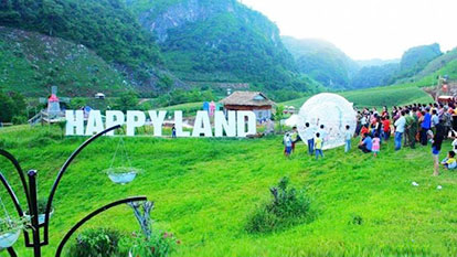Detailed travel guide to visit Moc Chau Happy Land from A to Z
