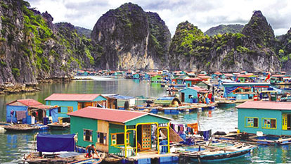 Best corners of Vung Vieng floating fishing village in Halong