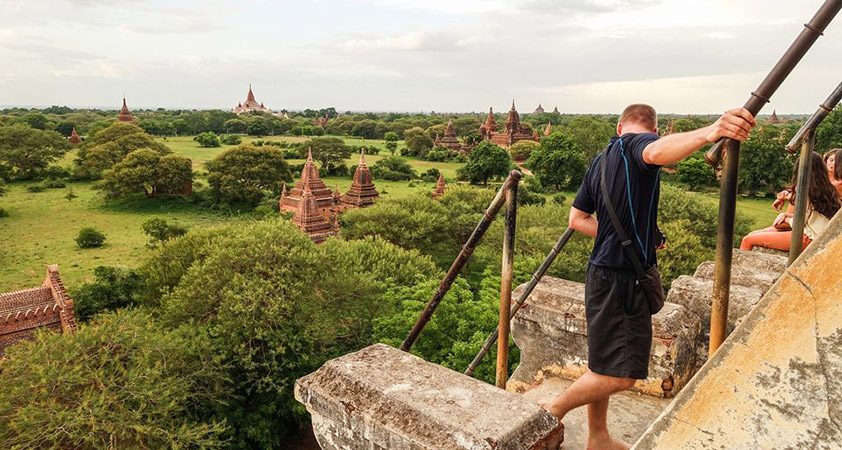 Admire the sunset view in Bagan