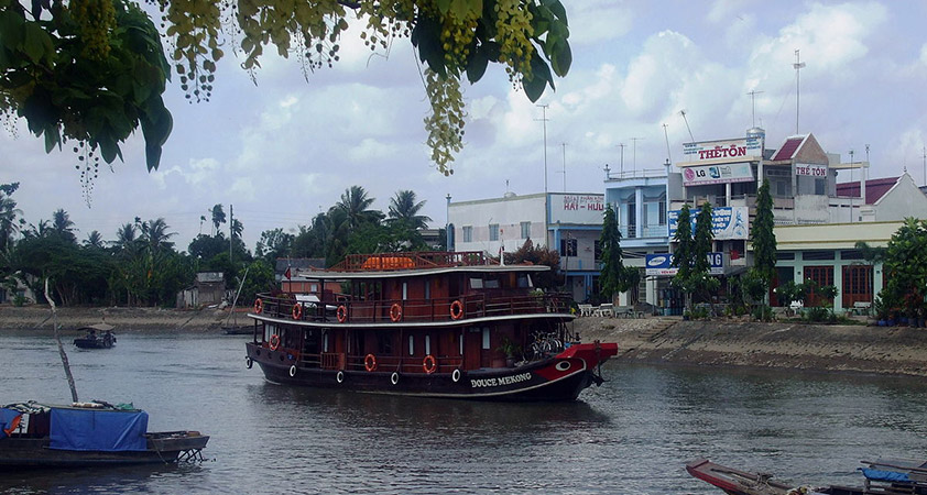 Cho Lach canal