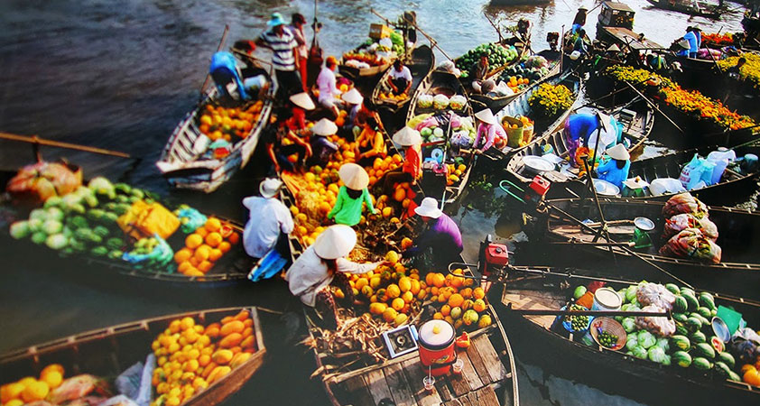 Cai Be floating market 