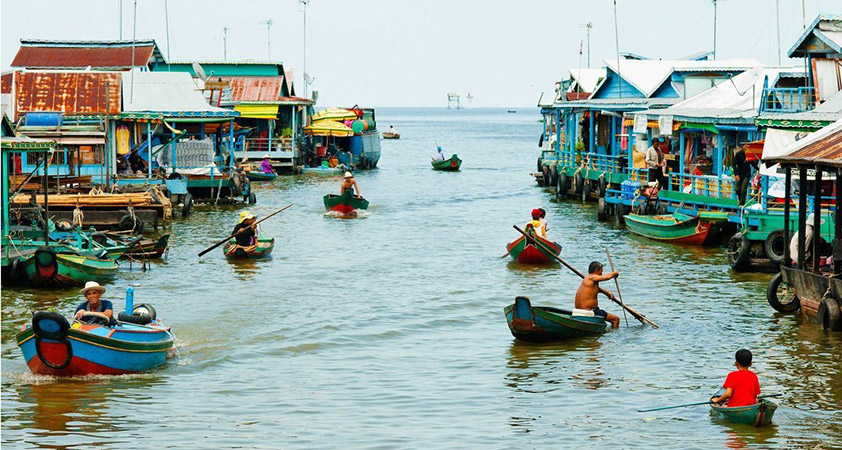 Cruise trip onle Tonle Sap river