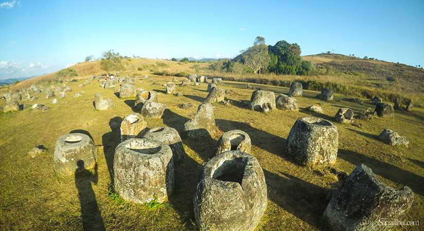 Coming to Xieng Khuoang, visitors can not miss the exploration of the Plain of Jars