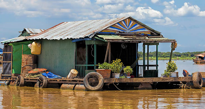 A cruise trip on Tonle Sap lake