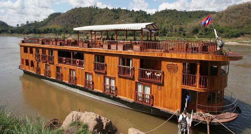Cruise trip on Mekong river