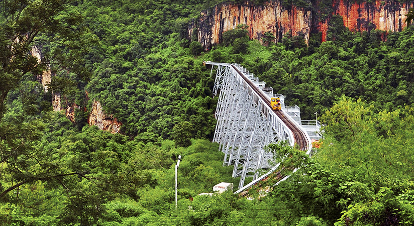 The typical feature of this trip is crossing the Gokteik Bridge, an attractive bridge with the height of  300 meters above the valley floor where our guests can admire the surrounding landscapes of the bridge