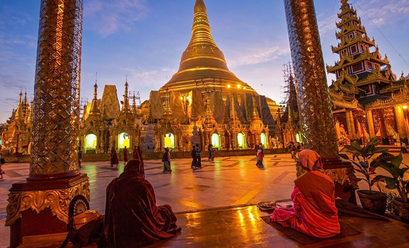 The Golden Pagoda in Yangon at night