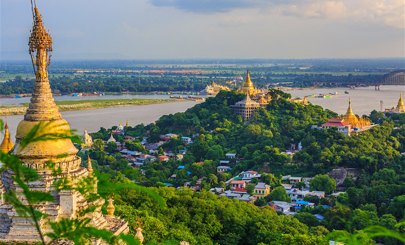 The trip leads you to Sagaing Hill, the hill with a variety of small pagodas