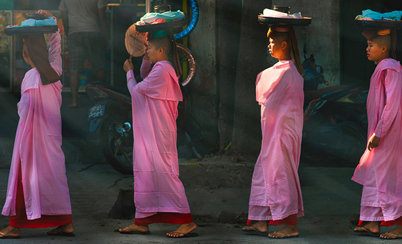Mandalay is the isdeal destination for you to see locals with their costume