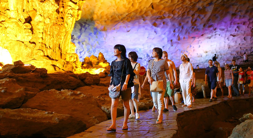 Exploration of Thien Cung cave