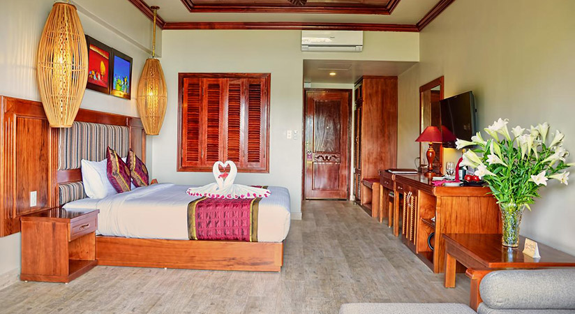 Check in the room of Cat Ba Sunrise resort then relax yourself here