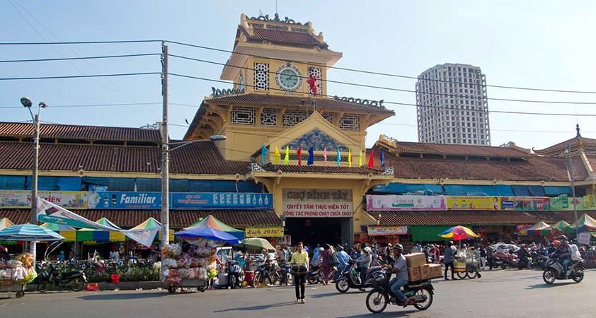 Binh Tay market
