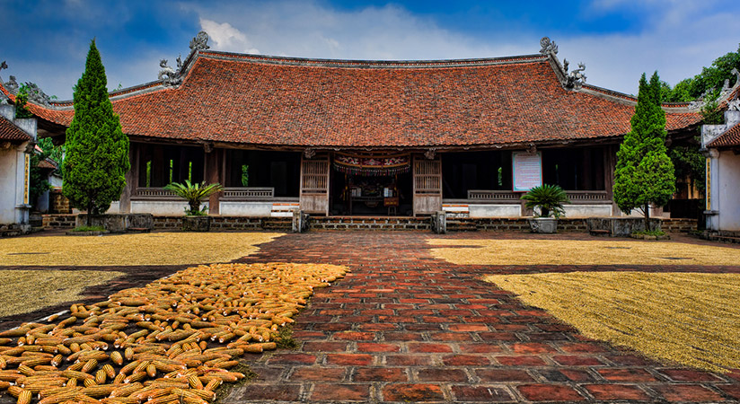It is house of some ancient pagodas like Mia pagoda or Mong Phu temple