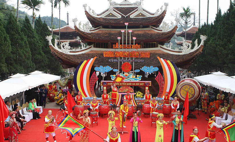 Festival at Perfume pagoda 