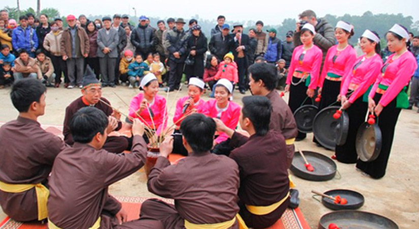 Coming here, you can join a typical festival of Muong ethnic minoriity group