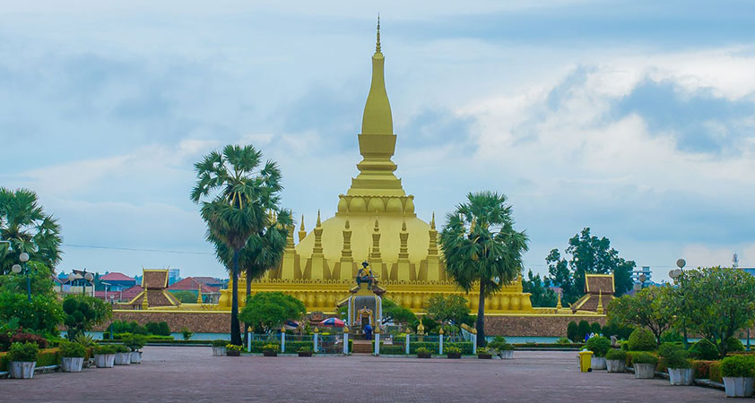 Large Buddhist stupa 