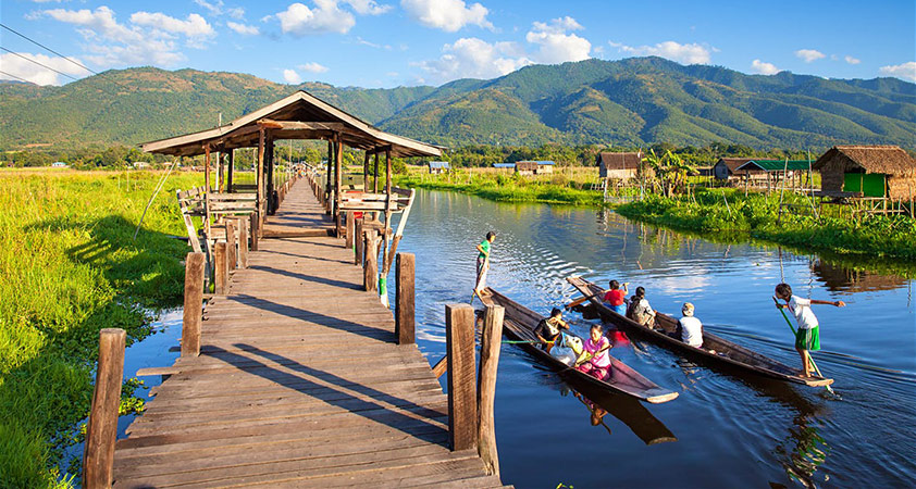 Inle Lake boat hills view