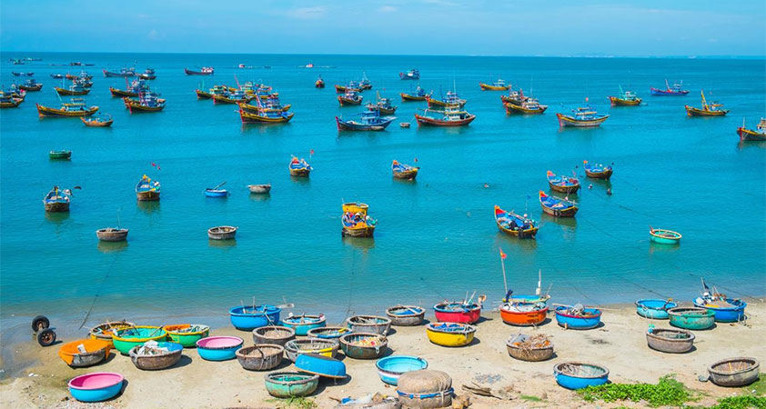 Mui Ne beach still keeps its wild beauty of nature