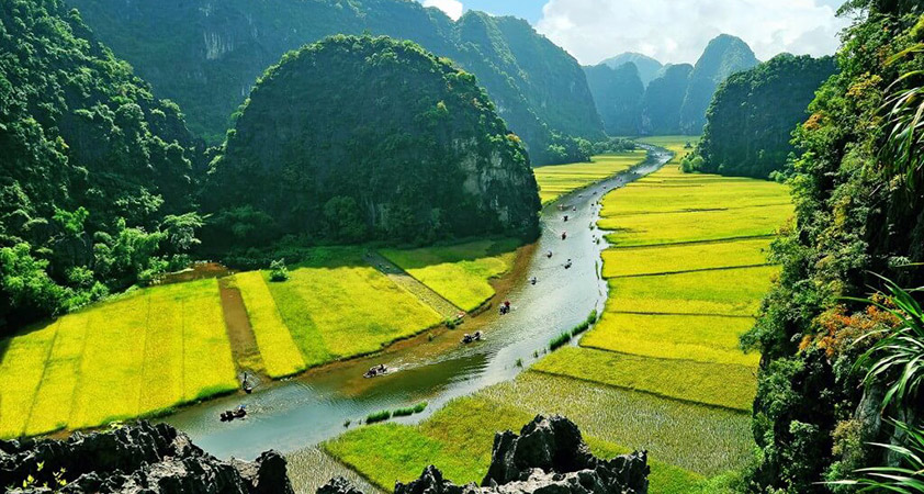 Cruise trip on Tam Coc - Bich Dong 