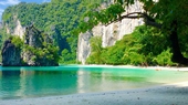 Experience on beautiful beach in Thailand